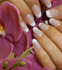 Наращивание ногтей биогелем